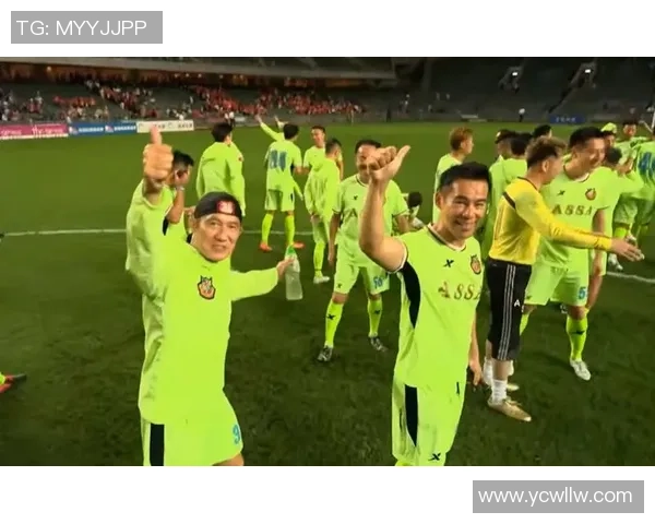 《足球明星联手挑战极限精彩综艺赛场热血开启》