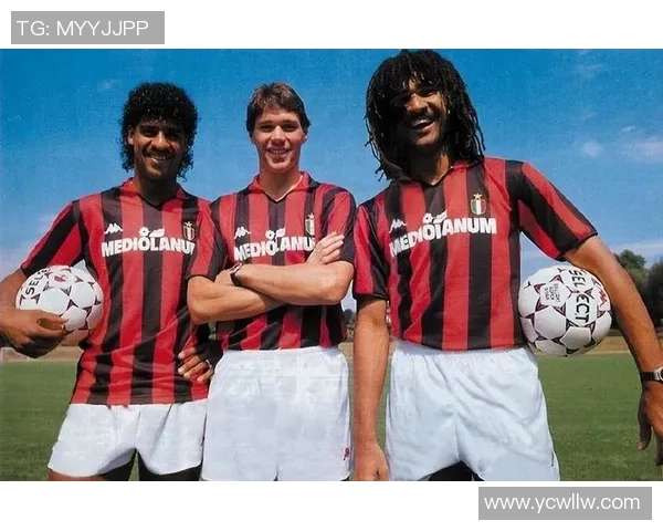 足球球星与摄像头碰拳瞬间诠释体育精神与镜头背后的默契合作